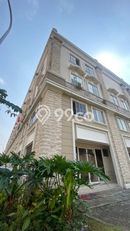 LOKASI STRATEGIS! Ruko Disewakan Kawasan Green Lake City, Luas 286m², Area Komersial LOKASI STRATEGIS! Ruko Disewakan Kawasan Green Lake City, Luas 286m², Area Komersial