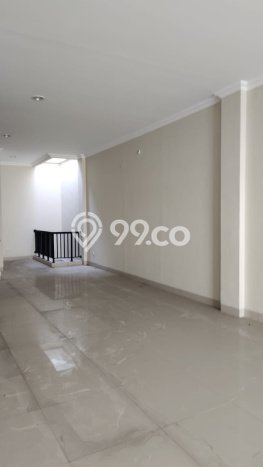 LOKASI STRATEGIS! Ruko Disewakan Kawasan Green Lake City, Luas 286m², Area Komersial LOKASI STRATEGIS! Ruko Disewakan Kawasan Green Lake City, Luas 286m², Area Komersial