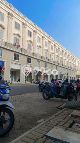 Disewakan Ruko di Green Lake City, Luas 286m², Lokasi Premium, Siap Pakai Disewakan Ruko di Green Lake City, Luas 286m², Lokasi Premium, Siap Pakai