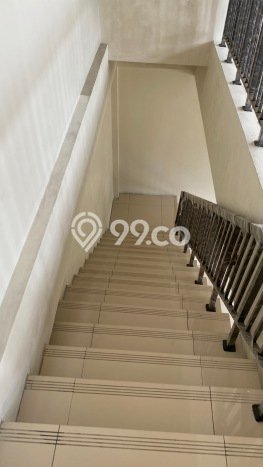 LOKASI PREMIUM! Ruko di Green Lake City, Luas 286m², Lokasi Komersial LOKASI PREMIUM! Ruko di Green Lake City, Luas 286m², Lokasi Komersial