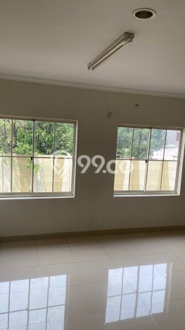 LOKASI PREMIUM! Ruko di Green Lake City, Luas 286m², Lokasi Komersial LOKASI PREMIUM! Ruko di Green Lake City, Luas 286m², Lokasi Komersial