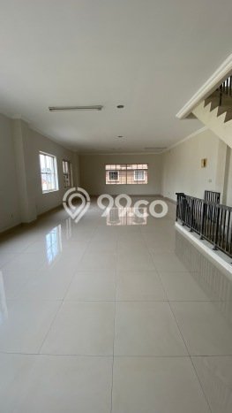 Disewakan Ruko Strategis Kawasan Green Lake City, Luas 286m², Area Komersial Disewakan Ruko Strategis Kawasan Green Lake City, Luas 286m², Area Komersial