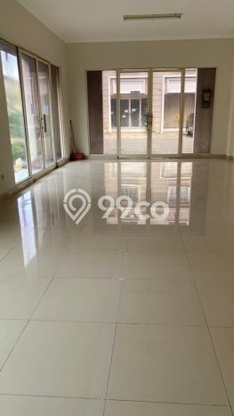 AREA BERKEMBANG! Ruko For Rent di Green Lake City, Luas 286m², Ready Bisnis AREA BERKEMBANG! Ruko For Rent di Green Lake City, Luas 286m², Ready Bisnis