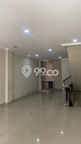 LOKASI STRATEGIS! Ruko Disewakan Kawasan Green Lake City, Luas 286m², Area Berkembang LOKASI STRATEGIS! Ruko Disewakan Kawasan Green Lake City, Luas 286m², Area Berkembang