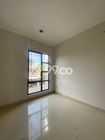 BEST PRICE! Rumah di Green Lake City, Akses ke Pusat Kota, 3 KT, Luas 108m² LB 130m² BEST PRICE! Rumah di Green Lake City, Akses ke Pusat Kota, 3 KT, Luas 108m² LB 130m²