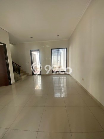 Rumah Strategis di Green Lake City, 3 KM, Lingkungan Nyaman, Luas 108m² Bangunan 130m² Rumah Strategis di Green Lake City, 3 KM, Lingkungan Nyaman, Luas 108m² Bangunan 130m²