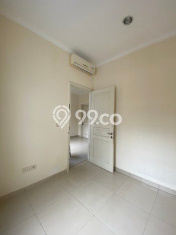 PROPERTI UNGGULAN! Rumah area Green Lake City, 3 KM, Lingkungan Premium, Luas 125m² Bangunan 162m² PROPERTI UNGGULAN! Rumah area Green Lake City, 3 KM, Lingkungan Premium, Luas 125m² Bangunan 162m²
