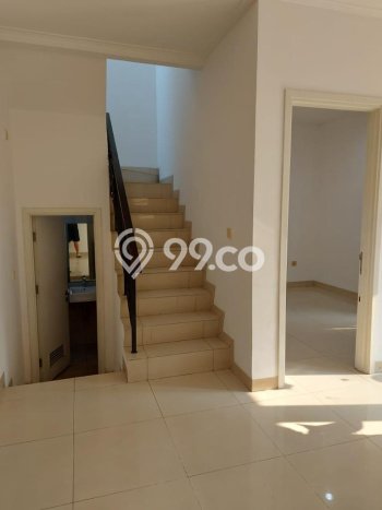 Rumah di Green Lake City, Akses ke Pusat Kota, 3 KT Rumah di Green Lake City, Akses ke Pusat Kota, 3 KT