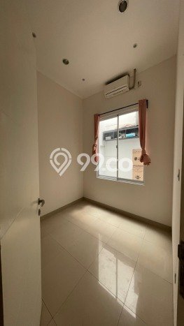 Rumah di Green Lake City, Akses ke Pusat Kota, 3 KT Rumah di Green Lake City, Akses ke Pusat Kota, 3 KT