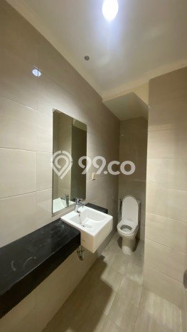 Rumah di Green Lake City, Akses ke Stasiun, 3 KM, Luas 90m² LB 100m² Rumah di Green Lake City, Akses ke Stasiun, 3 KM, Luas 90m² LB 100m²