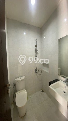 BEST LOCATION! Rumah di Green Lake City, Dekat Stasiun, 2 KT, LT 48m² Bangunan 60m² BEST LOCATION! Rumah di Green Lake City, Dekat Stasiun, 2 KT, LT 48m² Bangunan 60m²