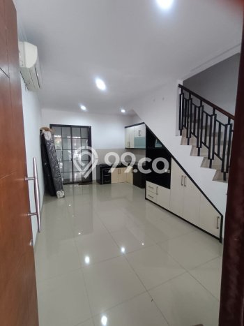 BEST LOCATION! Rumah di Green Lake City, Dekat Stasiun, 2 KT, LT 48m² Bangunan 60m² BEST LOCATION! Rumah di Green Lake City, Dekat Stasiun, 2 KT, LT 48m² Bangunan 60m²
