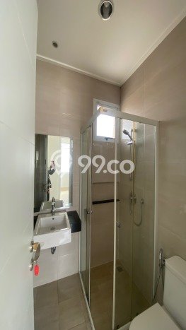 RECOMMENDED! Rumah di Green Lake City, 3 KT, Lokasi Strategis, Luas 130m² Bangunan 137m² RECOMMENDED! Rumah di Green Lake City, 3 KT, Lokasi Strategis, Luas 130m² Bangunan 137m²