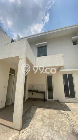 RECOMMENDED! Rumah di Green Lake City, 3 KT, Lokasi Strategis, Luas 130m² Bangunan 137m² RECOMMENDED! Rumah di Green Lake City, 3 KT, Lokasi Strategis, Luas 130m² Bangunan 137m²