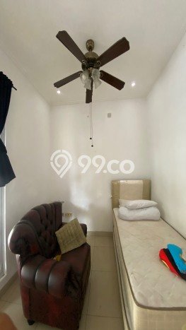 Rumah di Green Lake City, Dekat Pusat Kota, 4 KT Rumah di Green Lake City, Dekat Pusat Kota, 4 KT