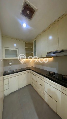 Rumah di Green Lake City, Dekat Pusat Kota, 4 KT Rumah di Green Lake City, Dekat Pusat Kota, 4 KT