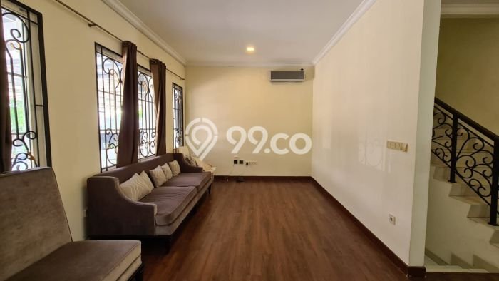 KESEMPATAN TERBAIK! Rumah area Green Lake City, 3 KT, Siap Huni, Luas 125m² LB 162m² KESEMPATAN TERBAIK! Rumah area Green Lake City, 3 KT, Siap Huni, Luas 125m² LB 162m²