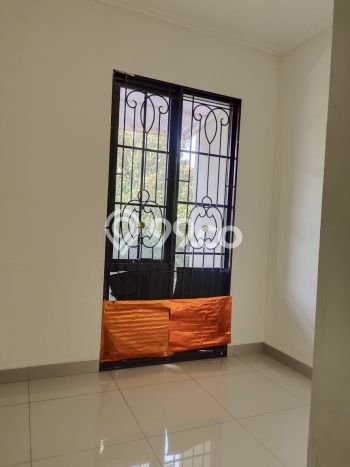 LOKASI TERBAIK! Rumah di Cipondoh, 2 KM, Lingkungan Elite, LT 89m² Bangunan 75m² LOKASI TERBAIK! Rumah di Cipondoh, 2 KM, Lingkungan Elite, LT 89m² Bangunan 75m²
