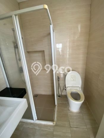 LOKASI PREMIUM! Rumah di Green Lake City, 3 KM, Area Tenang, Luas 120m² LB 157m² LOKASI PREMIUM! Rumah di Green Lake City, 3 KM, Area Tenang, Luas 120m² LB 157m²
