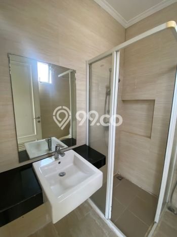 HARGA SPESIAL! Rumah kawasan Green Lake City, Dekat Fasilitas, 3 KM, LT 120m² Bangunan 157m² HARGA SPESIAL! Rumah kawasan Green Lake City, Dekat Fasilitas, 3 KM, LT 120m² Bangunan 157m²
