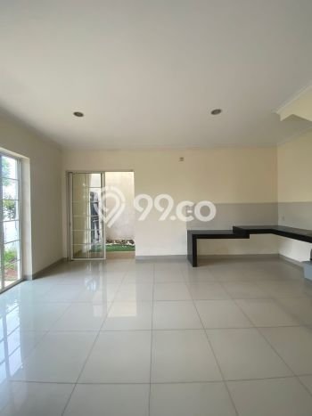 LOKASI TERBAIK! Rumah kawasan Green Lake City, 3 KT, Area Premium, Luas 120m² Bangunan 157m² LOKASI TERBAIK! Rumah kawasan Green Lake City, 3 KT, Area Premium, Luas 120m² Bangunan 157m²