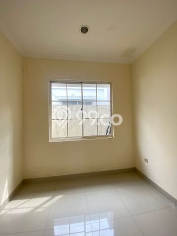 Rumah Nyaman di Green Lake City, 3 KT, Area Strategis, Luas 120m² Bangunan 157m² Rumah Nyaman di Green Lake City, 3 KT, Area Strategis, Luas 120m² Bangunan 157m²