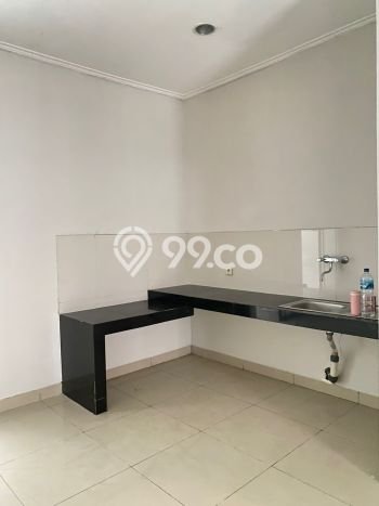 UNIT LANGKA! Rumah di Green Lake City, 3 KM, Pemandangan Indah, LT 90m² Bangunan 100m² UNIT LANGKA! Rumah di Green Lake City, 3 KM, Pemandangan Indah, LT 90m² Bangunan 100m²