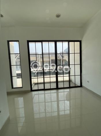 HUNIAN PILIHAN! Rumah kawasan Green Lake City, 2 KT, Lingkungan Strategis, Luas 48m² Bangunan 76m² HUNIAN PILIHAN! Rumah kawasan Green Lake City, 2 KT, Lingkungan Strategis, Luas 48m² Bangunan 76m²