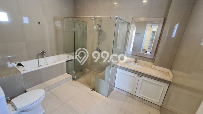 Rumah Nyaman area Green Lake City, 3 KT, Area Strategis, LT 125m² Bangunan 162m² Rumah Nyaman area Green Lake City, 3 KT, Area Strategis, LT 125m² Bangunan 162m²