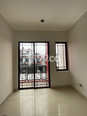 Disewakan! Rumah 3 Kamar Tidur &
3 Kamar Mandi di Green Lake City, Jakarta Barat Disewakan! Rumah 3 Kamar Tidur &
3 Kamar Mandi di Green Lake City, Jakarta Barat