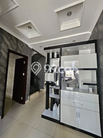 Sewa Rumah Murah di Green Lake City Jakarta Barat Punya 3 Kamar Tidur Sewa Rumah Murah di Green Lake City Jakarta Barat Punya 3 Kamar Tidur