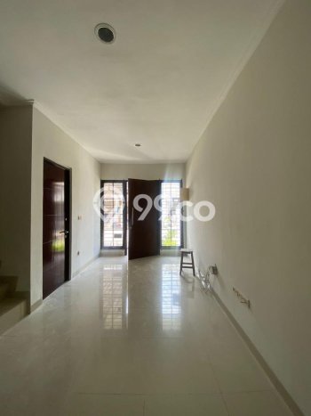 Rumah di Green Lake City, Ready, 4 KT, Dekat Green Lake City, Jakarta Barat, Jakarta Barat, LT 90m² LB 127m² Rumah di Green Lake City, Ready, 4 KT, Dekat Green Lake City, Jakarta Barat, Jakarta Barat, LT 90m² LB 127m²