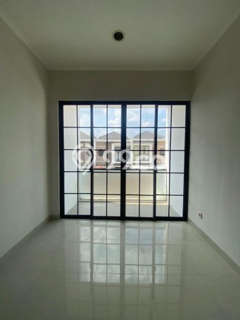 Rumah di Green Lake City, Ready, 4 KT, Dekat Green Lake City, Jakarta Barat, Jakarta Barat, LT 90m² LB 127m² Rumah di Green Lake City, Ready, 4 KT, Dekat Green Lake City, Jakarta Barat, Jakarta Barat, LT 90m² LB 127m²