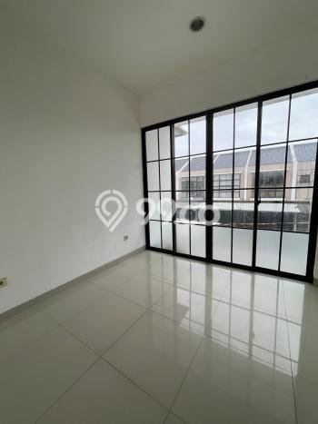 Disewakan! Rumah 2 Kamar Tidur &
2 Kamar Mandi di Green Lake City, Jakarta Barat Disewakan! Rumah 2 Kamar Tidur &
2 Kamar Mandi di Green Lake City, Jakarta Barat