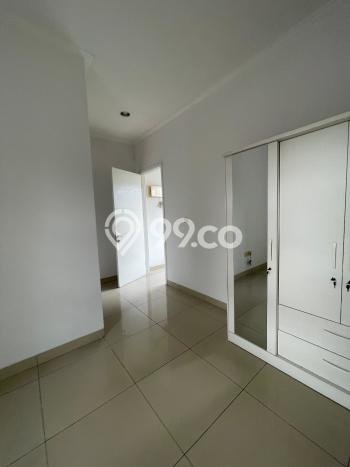Disewakan! Rumah 3 Kamar Tidur &
3 Kamar Mandi di Green Lake City, Jakarta Barat Disewakan! Rumah 3 Kamar Tidur &
3 Kamar Mandi di Green Lake City, Jakarta Barat