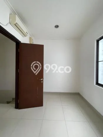 Disewakan! Rumah 2 Kamar Tidur &
2 Kamar Mandi di Green Lake City, Jakarta Barat Disewakan! Rumah 2 Kamar Tidur &
2 Kamar Mandi di Green Lake City, Jakarta Barat