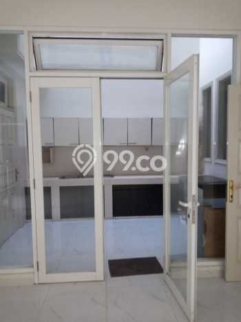 Rumah Sewa Jakarta Barat LT 182m2 LB 190m2 Kawasan Permata Buana Rumah Sewa Jakarta Barat LT 182m2 LB 190m2 Kawasan Permata Buana