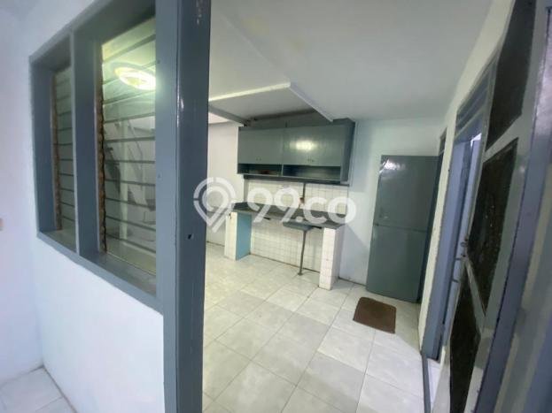 Disewakan! Rumah 2 Kamar Tidur &
2 Kamar Mandi di Muara Karang, Jakarta Utara Disewakan! Rumah 2 Kamar Tidur &
2 Kamar Mandi di Muara Karang, Jakarta Utara