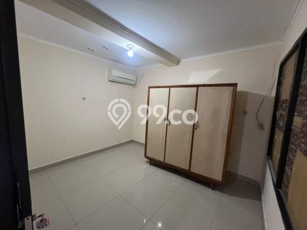 Jarang Ada! Rumah Sewa 6 Kamar Nyaman Siap Huni Tanjung Duren Jarang Ada! Rumah Sewa 6 Kamar Nyaman Siap Huni Tanjung Duren