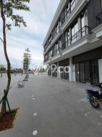 Disewakan Ruko di Kawasan Ramai Pantai Indah Kapuk Luas 168m2 Disewakan Ruko di Kawasan Ramai Pantai Indah Kapuk Luas 168m2
