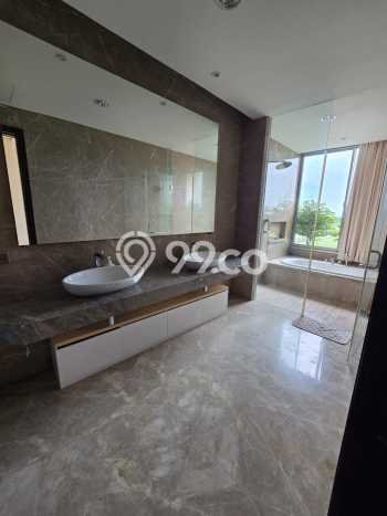 Rumah Kondisi Baik Disewakan di Golf Island, Jakarta Utara LT 300m2, LB 600m2 Rumah Kondisi Baik Disewakan di Golf Island, Jakarta Utara LT 300m2, LB 600m2