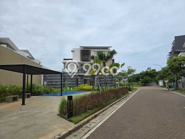 Rumah Kondisi Baik Disewakan di Golf Island, Jakarta Utara LT 300m2, LB 600m2 Rumah Kondisi Baik Disewakan di Golf Island, Jakarta Utara LT 300m2, LB 600m2