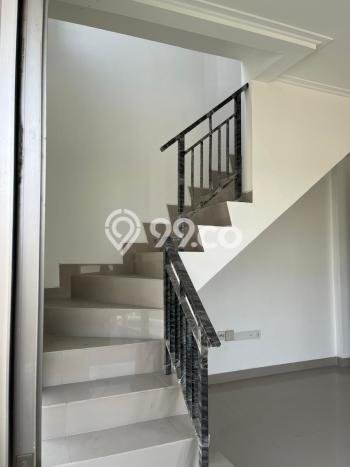 Dijual Rumah Eksklusif 2 KT di Pantai Indah Kapuk, Jakarta Utara Dijual Rumah Eksklusif 2 KT di Pantai Indah Kapuk, Jakarta Utara
