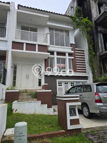 Disewakan! Rumah 4 Kamar Tidur &
4 Kamar Mandi di Pantai Indah Kapuk, Jakarta Utara Disewakan! Rumah 4 Kamar Tidur &
4 Kamar Mandi di Pantai Indah Kapuk, Jakarta Utara