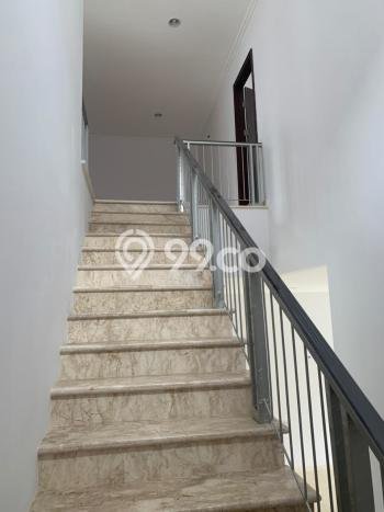Ready to Use! Luxury House LT 300m2 Desain Modern di Golf Island Ready to Use! Luxury House LT 300m2 Desain Modern di Golf Island