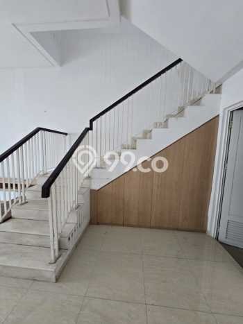 Disewakan! Rumah 4 Kamar Tidur &
4 Kamar Mandi di Pantai Indah Kapuk, Jakarta Utara Disewakan! Rumah 4 Kamar Tidur &
4 Kamar Mandi di Pantai Indah Kapuk, Jakarta Utara