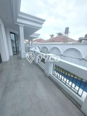 Rumah Elit LB 1277m2 Siap Huni Desain Elegan di Pondok Indah, Jakarta Selatan Rumah Elit LB 1277m2 Siap Huni Desain Elegan di Pondok Indah, Jakarta Selatan