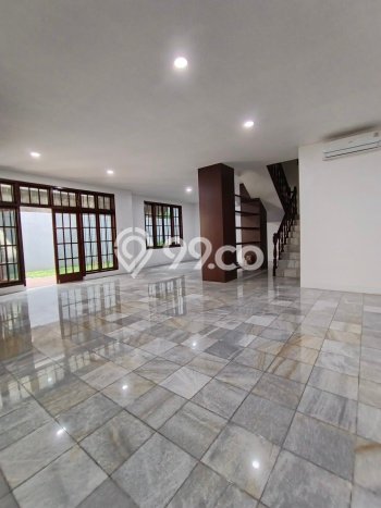 Disewakan! Rumah 4 Kamar Tidur &
2 Kamar Mandi di Cipete, Jakarta Selatan Disewakan! Rumah 4 Kamar Tidur &
2 Kamar Mandi di Cipete, Jakarta Selatan