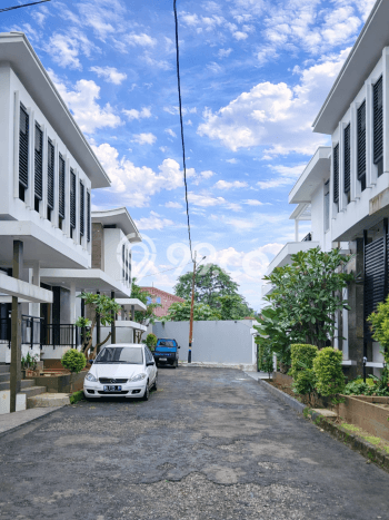 For Sale! Luxury House LT 195m2 Desain Modern di Ragunan For Sale! Luxury House LT 195m2 Desain Modern di Ragunan