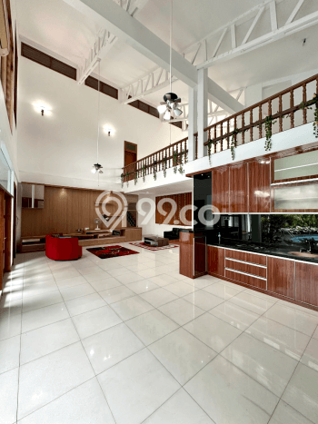 Rumah Luxury Modern Siap Huni di Pondok Indah Jakarta Selatan Rumah Luxury Modern Siap Huni di Pondok Indah Jakarta Selatan